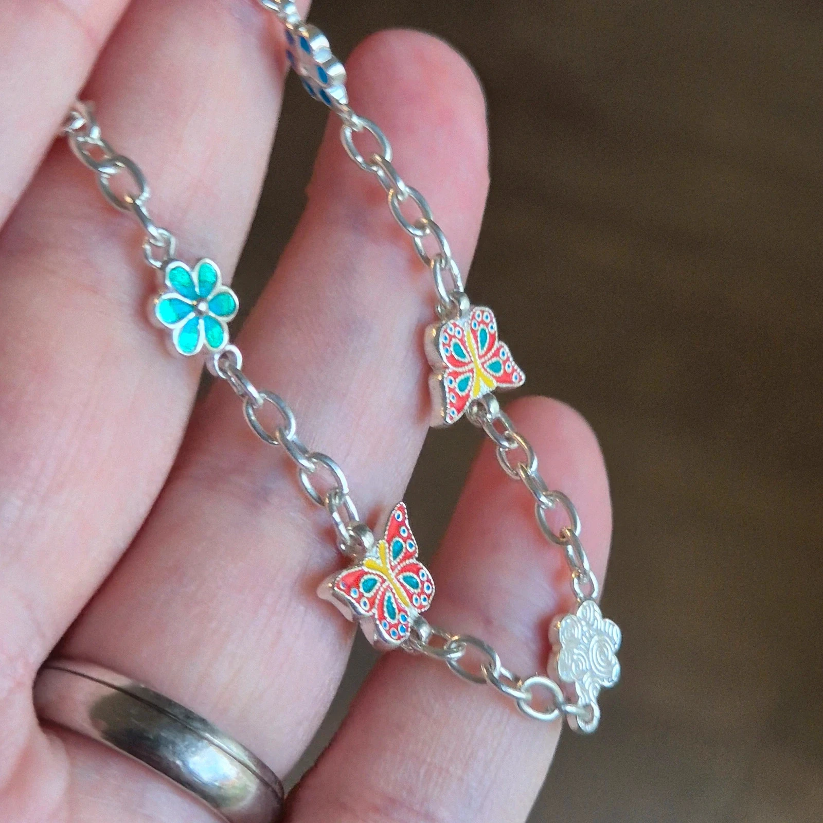 Pulseira de borboleta com flor esmaltada prateada S990 certificada – photo 3